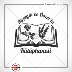 K 448 Kitapların üzerinde Gül ve Lavanta Kitap Damgası